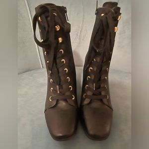 Black laced boots